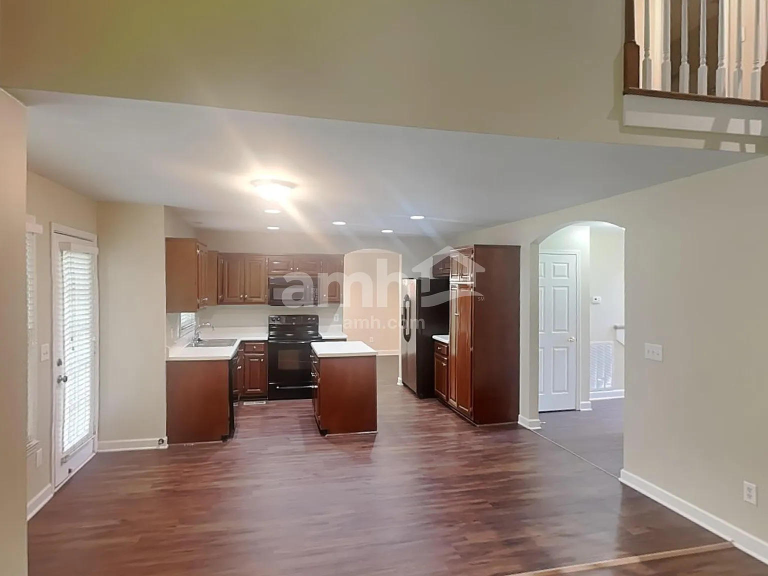 4 bed, 2.5 bath, 2333 sqft, $2,765 — Photo 3