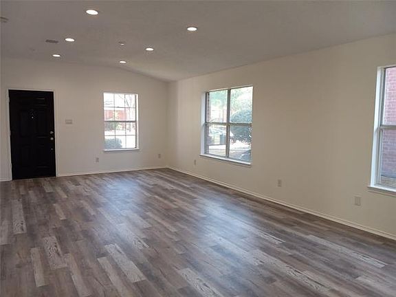 4th image of 1412 Ross Dr