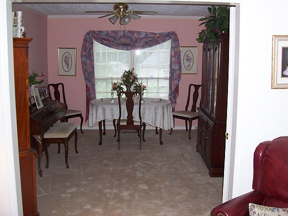 Go to http://www.homesbyownerga.com for a virtual tour. irtual tour.