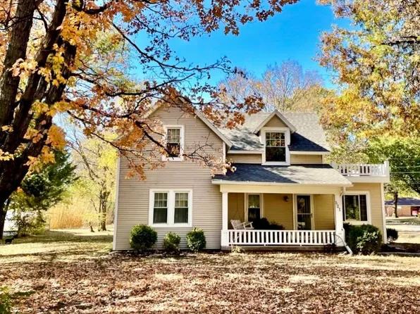 521 N Garfield Ave, Sedgwick, KS 67135