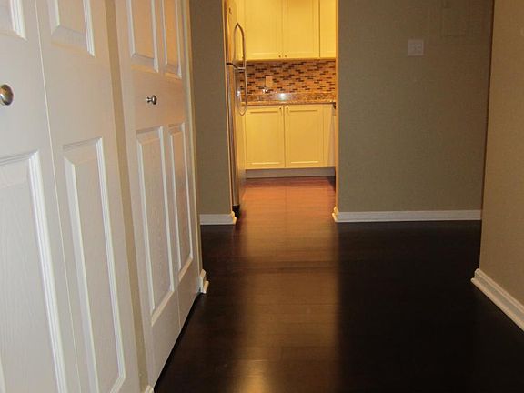 3rd image of 10101 Grosvenor Pl APT T113
