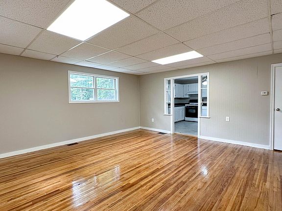 2nd image of 140 Phillips Ave