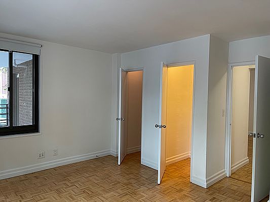 4th image of 10 W 135th St APT 2R