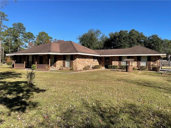 60276 Kay Dr, Lacombe, LA 70445