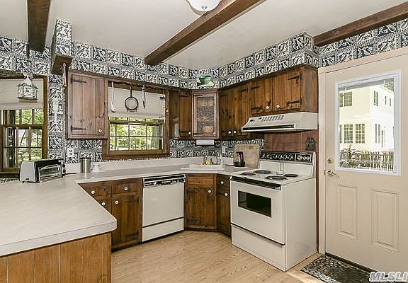 4th image of 48 Cherry Ln
