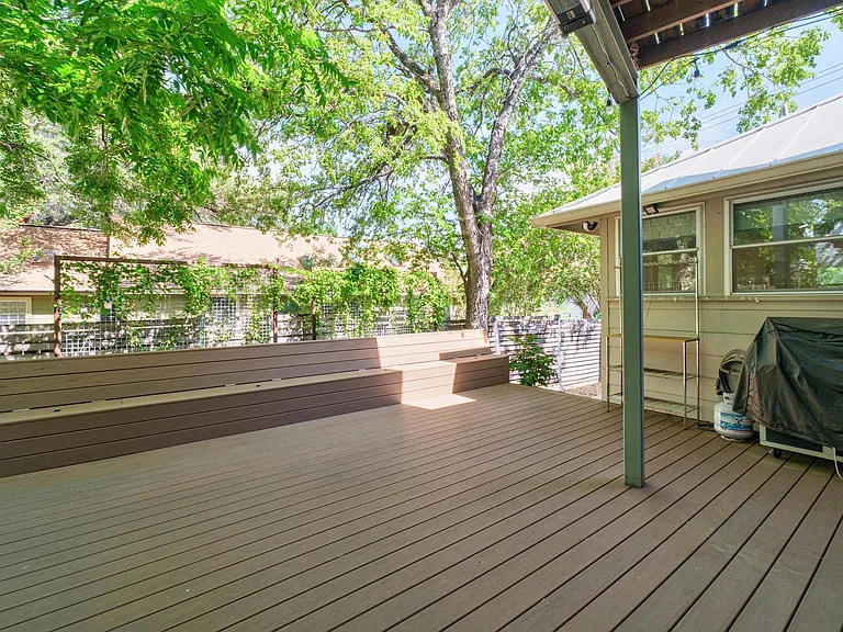 307 W Annie St — Photo 34