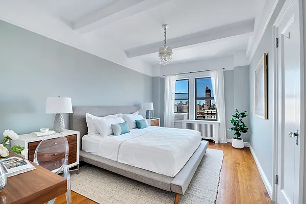 Sold by Compass | media 1