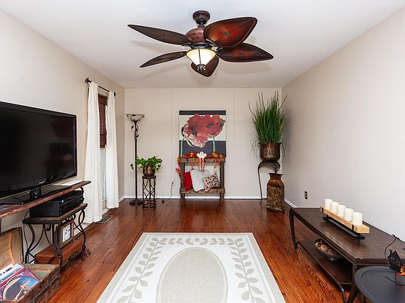 3rd image of 10949 Suanis Ct