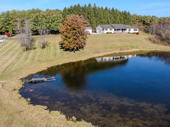 75 Sunny Cove Ct, Hillsville, VA 24343