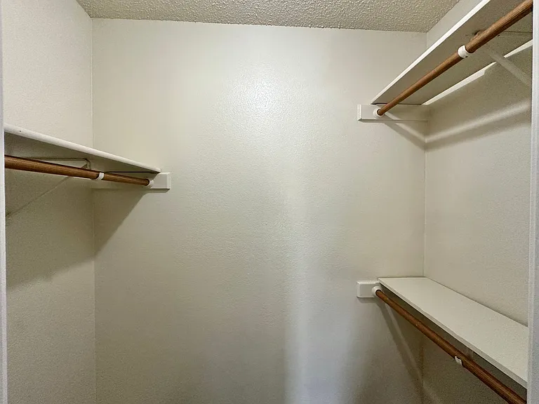 109 S Brook Dr — Photo 29