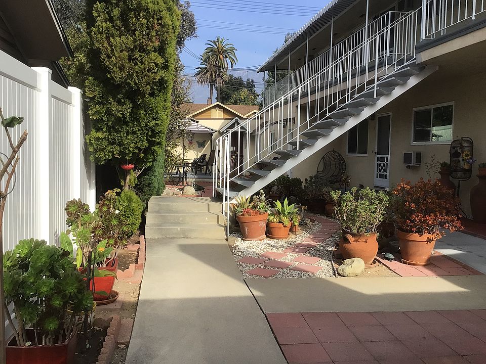 1st image of 1727 E Villa St APT 4