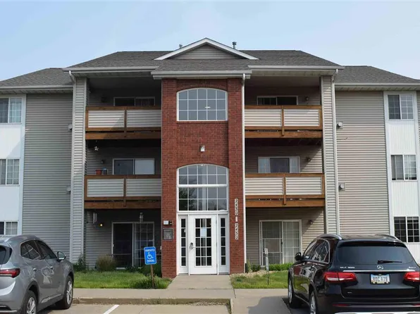 2446 Rushmore Dr, Iowa City, IA 52246