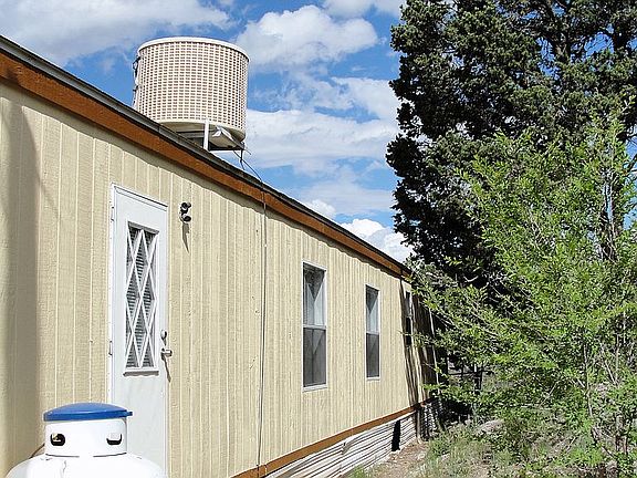 3rd image of 6 Marigold Ln N