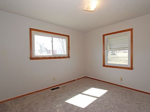 2nd image of 104 Westland Dr