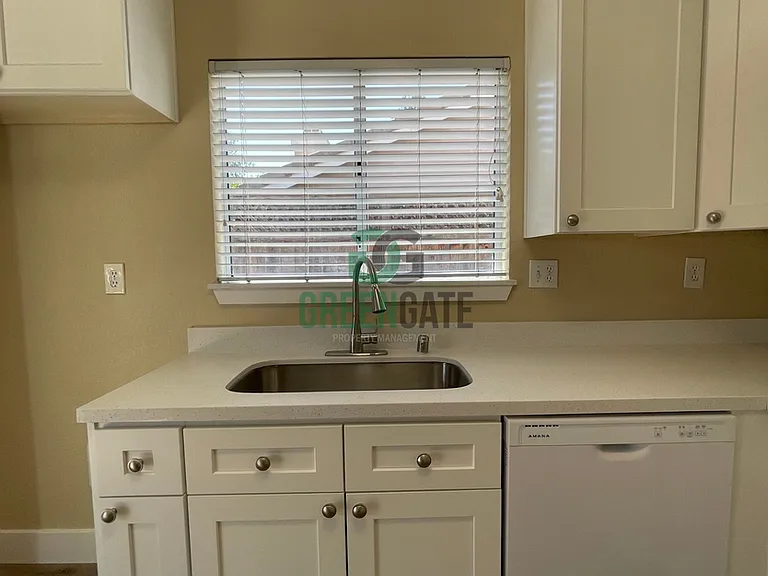 1660 Etta Way — Photo 11