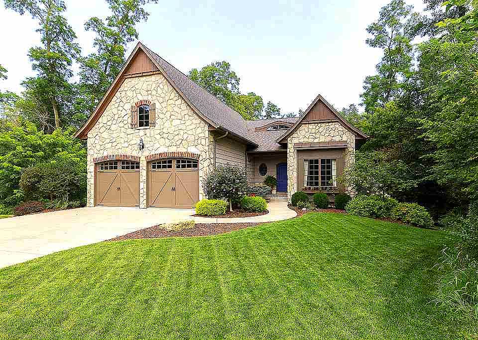 1st image of 3713 Woodland Cir