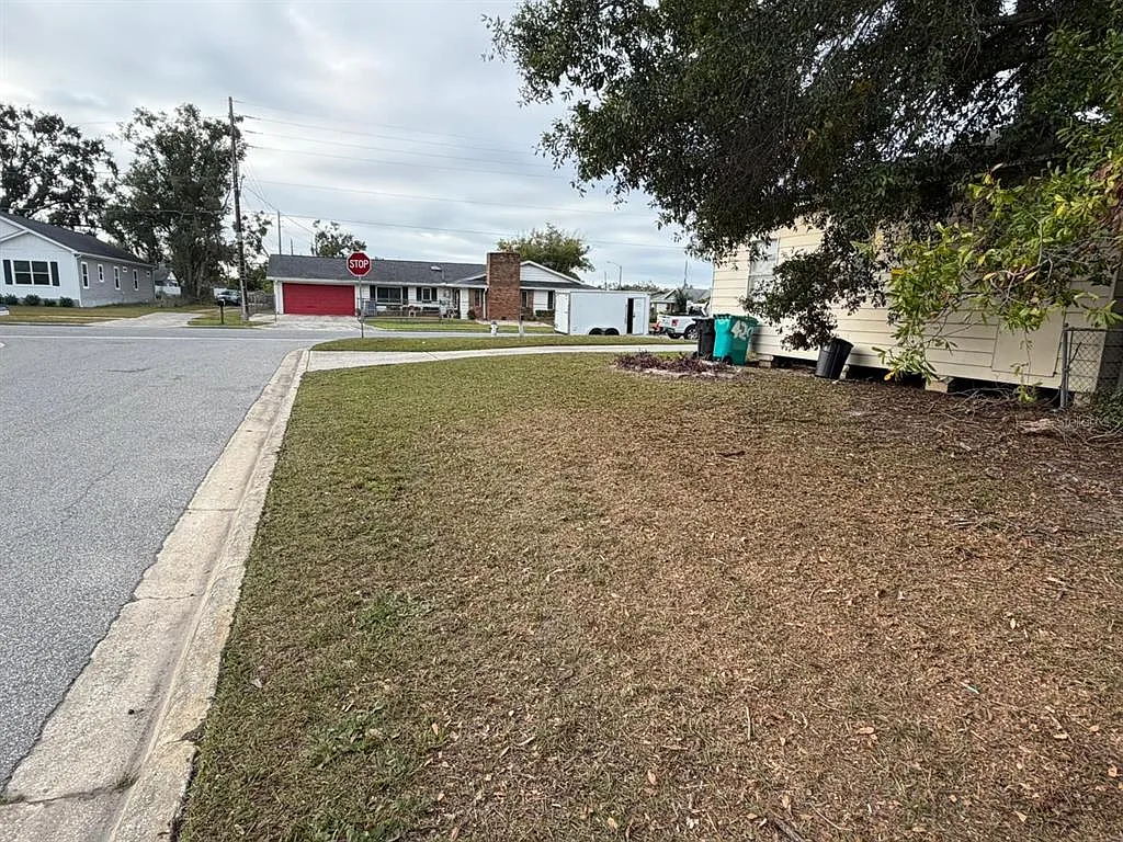 4 bed, 2.0 bath, 1500 sqft, $1,800 — Photo 4