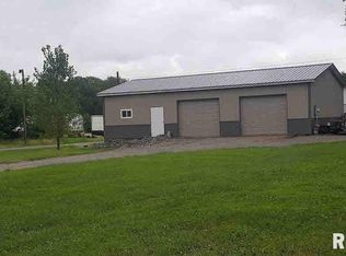 46 Wisconsin St, Pinckneyville, IL 62274
