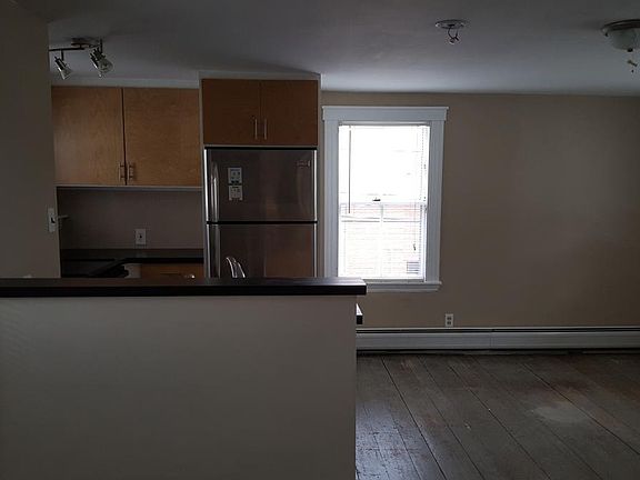 Kitchen / Living Area