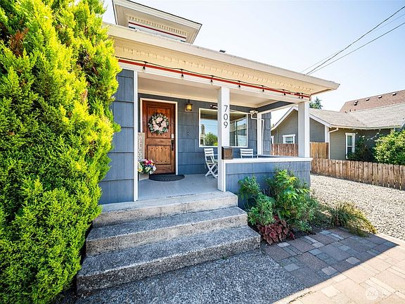 3rd image of 709 W Fourth Plain Boulevard