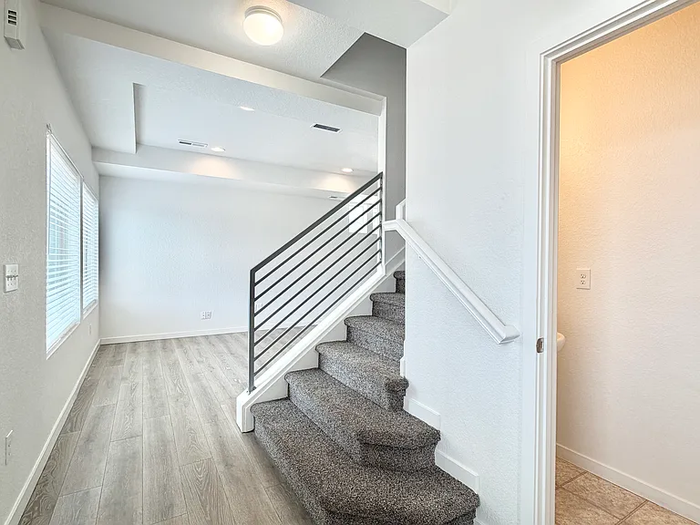 4881 Halifax Ct — Photo 8
