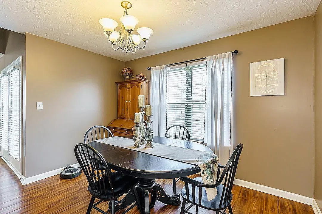 3 bed, 2.5 bath, 1450 sqft, $1,850 — Photo 3