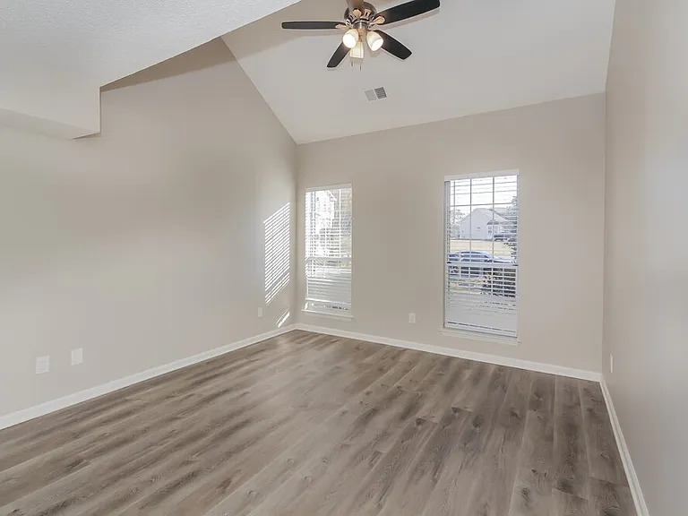 5013 Farmview Dr — Photo 11