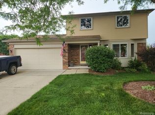 39154 Byers Dr, Sterling Heights, MI