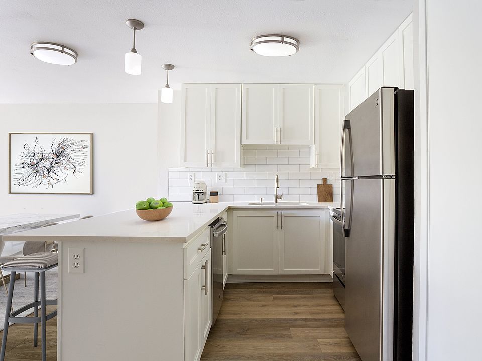 1st image of 1826 Poggi St #525-303