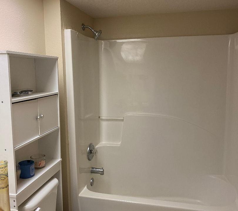 2nd image of 2815 Landover Blvd Floor 2815
