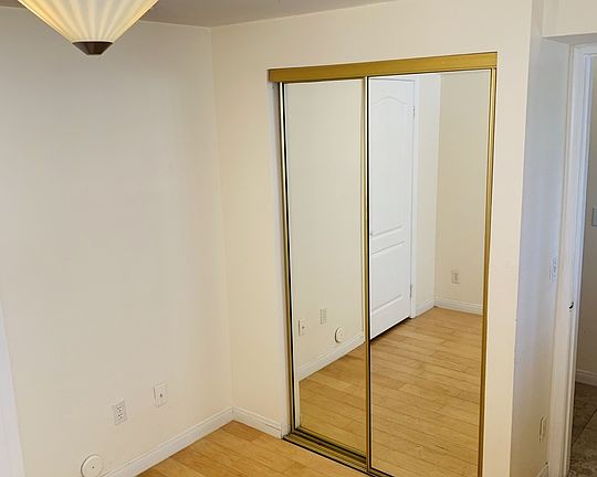 5th image of 7916 Blackburn Ave #2