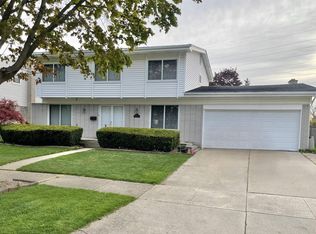 31029 Bretz Dr, Warren, MI 48093