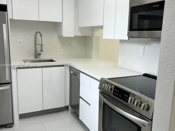 505 NW 177th St, Miami Gardens, FL