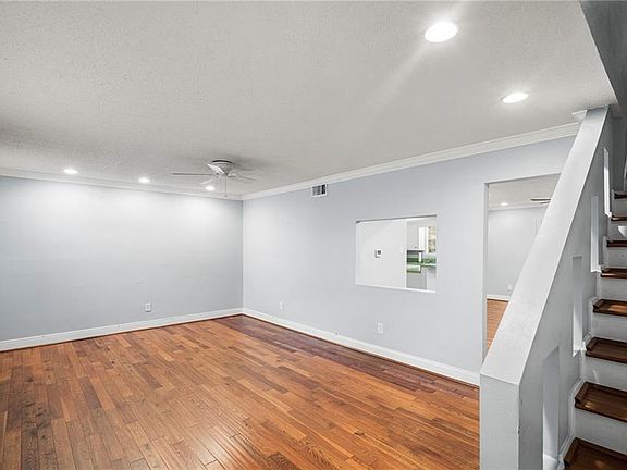 3rd image of 4017 Cottage Hill Rd APT 68