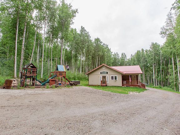 4th image of 990 Haven Ln