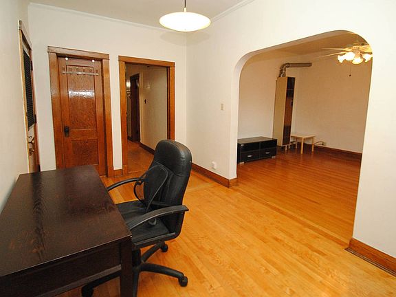 5th image of 3850 N Damen Ave #2
