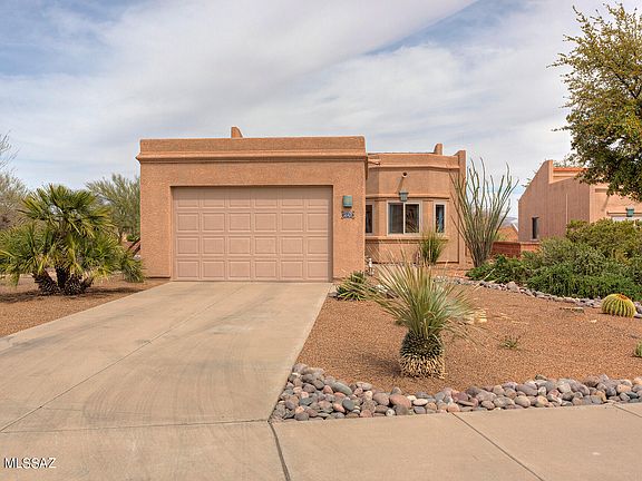 2nd image of 212 N Crescent Bell Dr