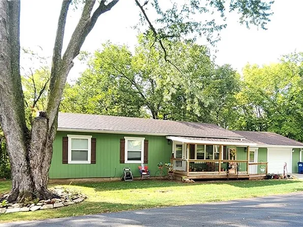 1202 S Willow St, Gallatin, MO 64640