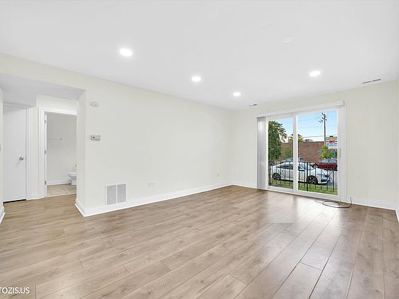3rd image of 3460 N Harlem Ave APT 1B