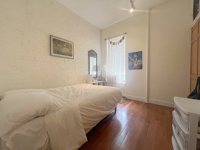 329 E 13th St #1A — Photo 8