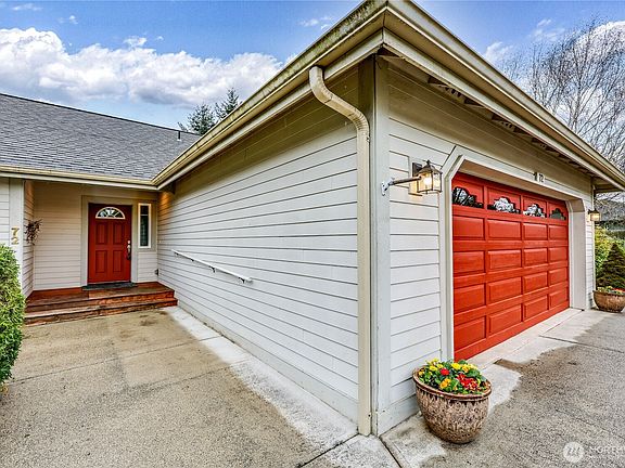 3rd image of 72 Meg's Way