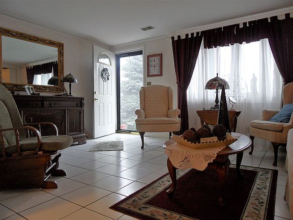 4th image of 802 Windward Dr