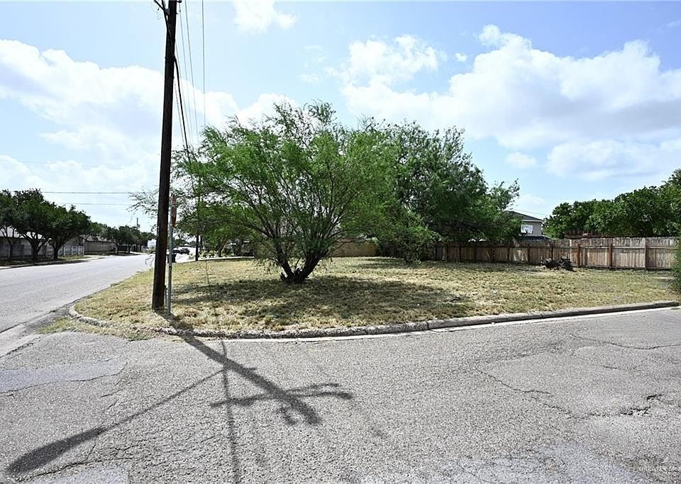 2nd image of 124 Viento Dorado St