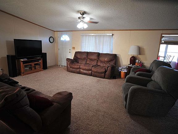 3rd image of 2735 Foothills Ave
