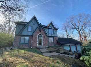 1917 Canterbury Ct, Leavenworth, KS 66048