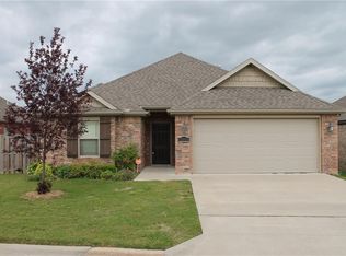 2645 N Barcelona Ave, Fayetteville, AR 72703