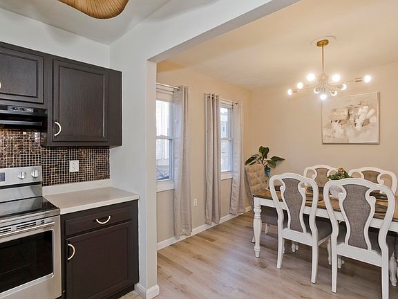 4th image of 12-14 Noel St