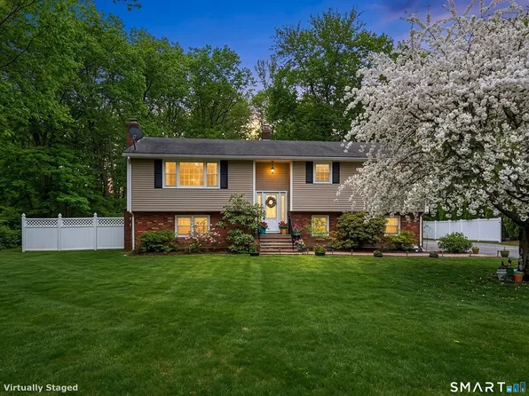 15 Partridge Lane, Clinton, CT 06413