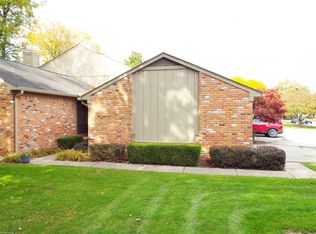 1882 Jenny Ln, Rochester, MI 48309