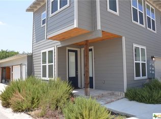 1145 N Academy Ave #R, New Braunfels, TX 78130